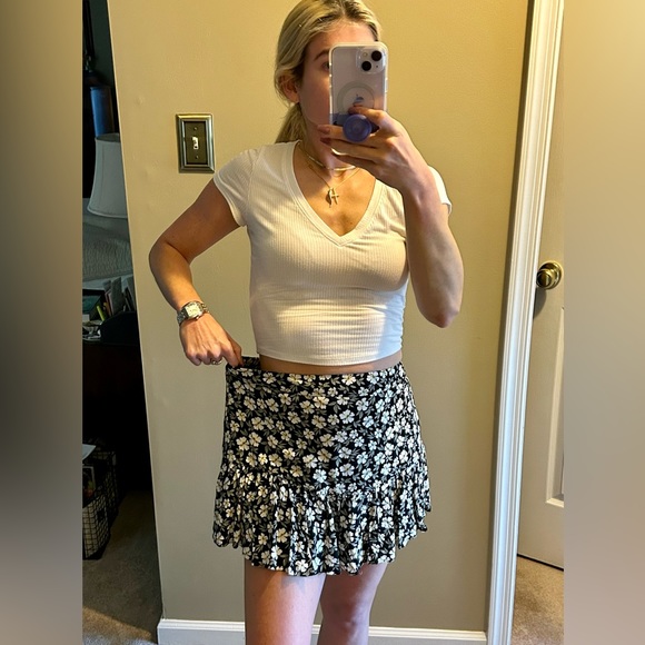Forever 21 Floral Skirt w/ Built-In Shorts BNWT - Picture 2 of 13